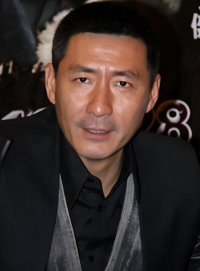 演员，张子健说，我拍神探狄仁杰，完全是看着同学的面子，钱雁秋是我电影学院的同学，