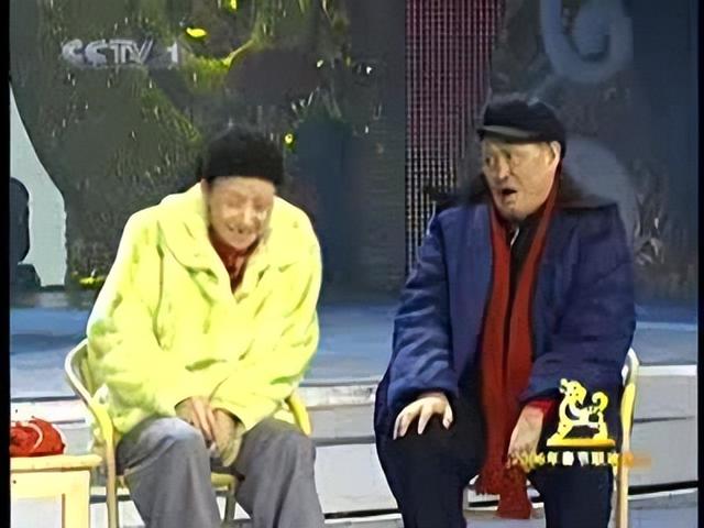 2006年春晚,赵本山出重大失误,中途下台,幕后差点和宋丹丹打架(2000年春晚赵本山失误)-第13张图片-九妖电影 2006年春晚,赵本山出重大失误,中途下台,幕后差点和宋丹丹打架(2000年春晚赵本山失误)-第13张图片-九妖电影
