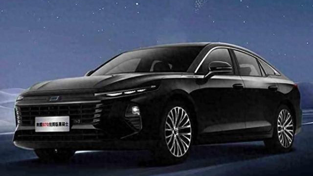 全新奔腾B70黑骑士解析：2米8轴距B级车，性能均衡，智能体验绝了