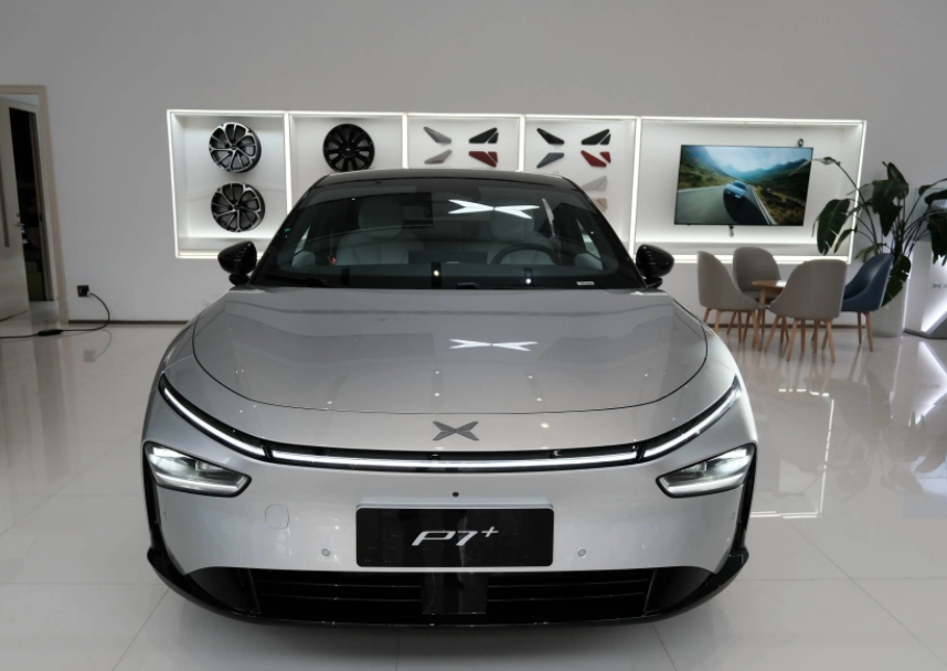 小鹏突然卖爆了，可不光是占了价格便宜的光。
之前小鹏汽车价格昂贵，因为成本也居高