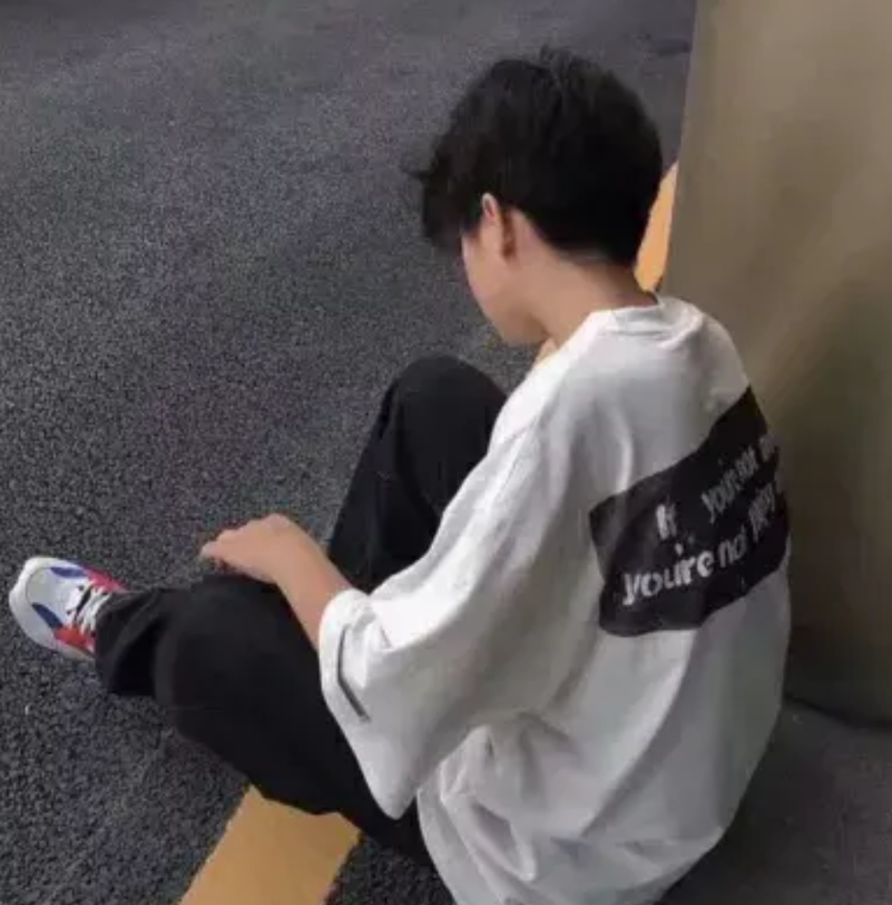 有的孩子就是来讨债的！就拿我闺蜜的儿子来说吧，高中三年，他一直叛逆，不但厌学，还