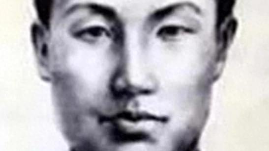 飞夺泸定桥团长举枪自杀，多年后搭档杨成武沉痛道：死亡另有隐情