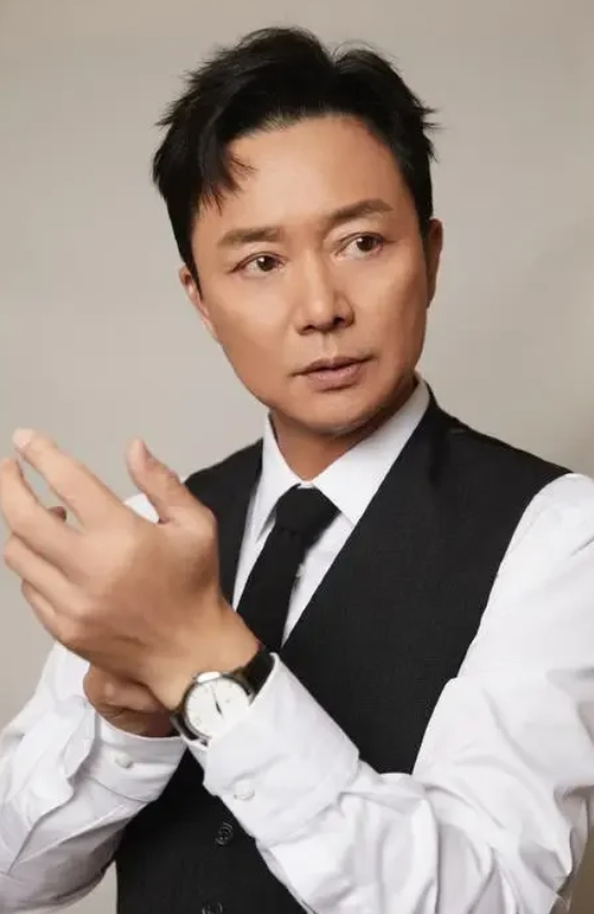 刘奕君：演艺路上的起伏与崛起