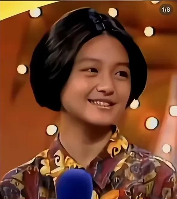 年轻时的大s
又黑又瘦
还不如妹妹小s好看
为了美白，她做了一系列不可思议的事情