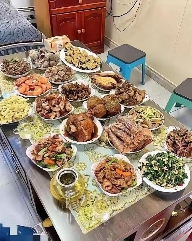 网友问，第一次跟男朋友回家，这一桌子菜算重视吗