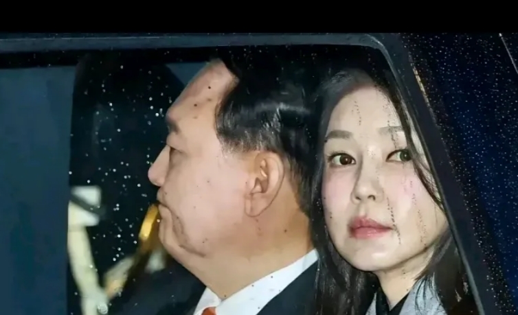 尹锡悦又要“二次内乱”了？   
这两天韩国挺热闹，尹锡悦的警卫处长金某涉嫌利用