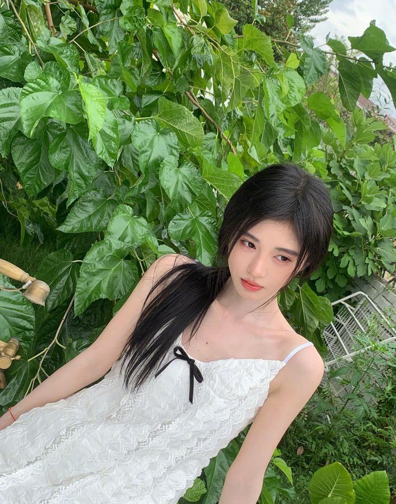 鞠婧祎：专业与敬业的典范