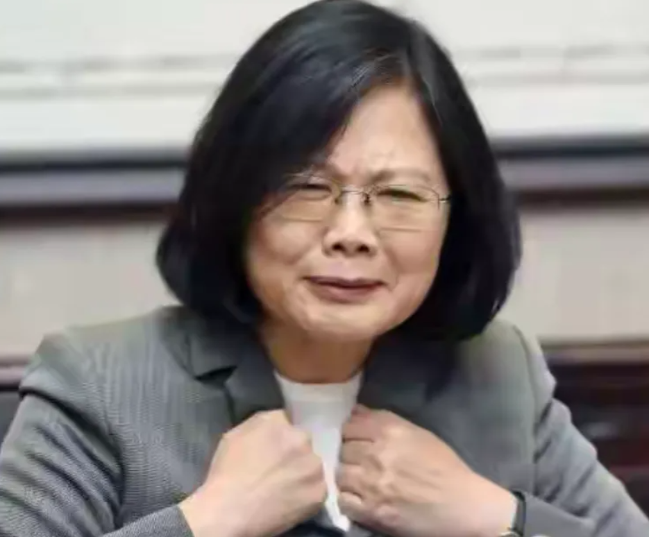 解放军一亮剑后，台湾“保护伞”接连离开，美国也忙着撇清关系

1. 解放军围岛演