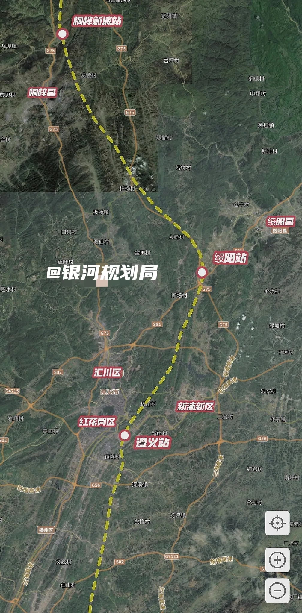 新渝贵高铁大概率平行于渝筑高速公路建设，与既有渝贵铁路也是平行的，相较于渝贵铁路