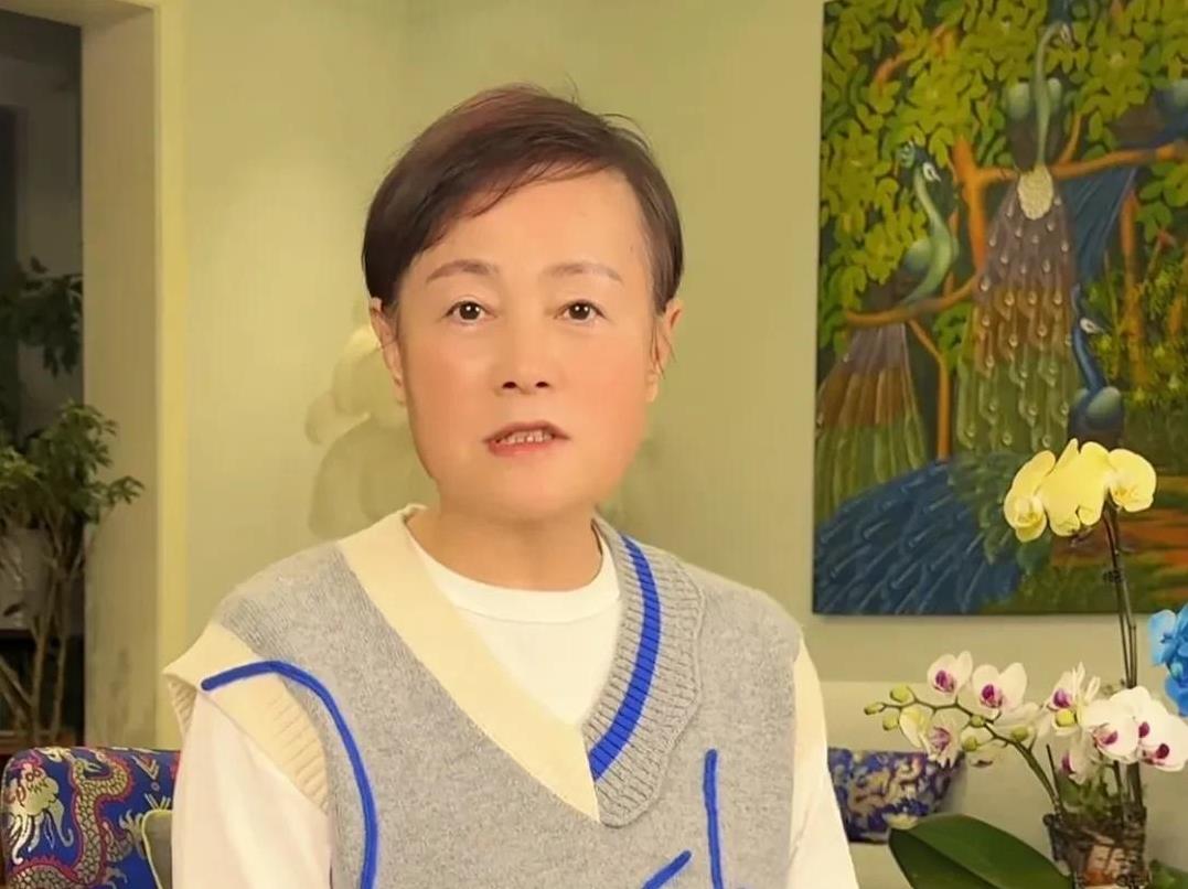 真的不知道，《一路繁花》向网友表达的意义是什么？
同样都是综艺节目，似乎大家更喜
