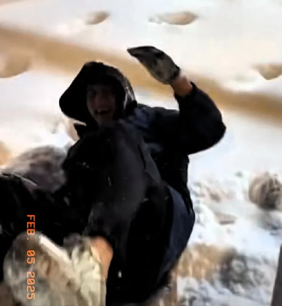 郭艾伦春节期间一举动，让龙狮管理层瑟瑟发抖，打雪仗，被推翻，玩儿归玩儿闹归闹，最