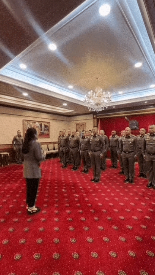 泰国真急了！
开会了开会了，这次完犊子了！
可能今年的旅游行业要泡汤了，再不想办