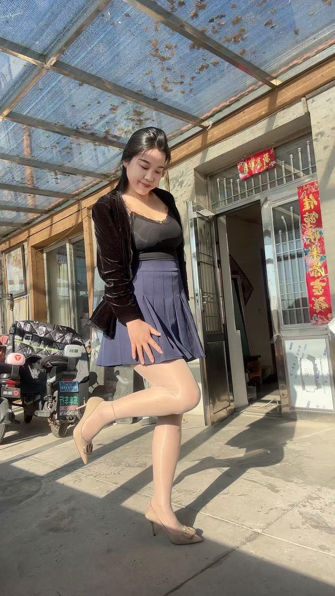 老公一出差就是两三个月想找人陪哈哈哈哈