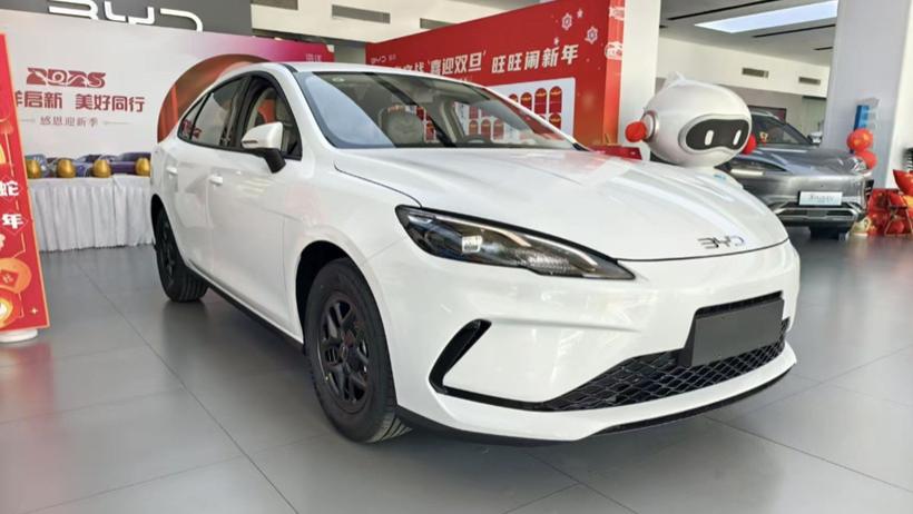 比亚迪海豹05 DM-i到店，配第五代DM技术还带智驾，预售8.98万起