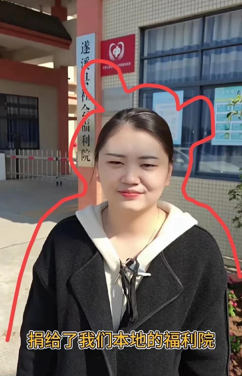 怎么会不喜欢肥娟夫妻呢？
周末临时倒闭出门鬼混，把家里品牌方送的东西都给捐福利院