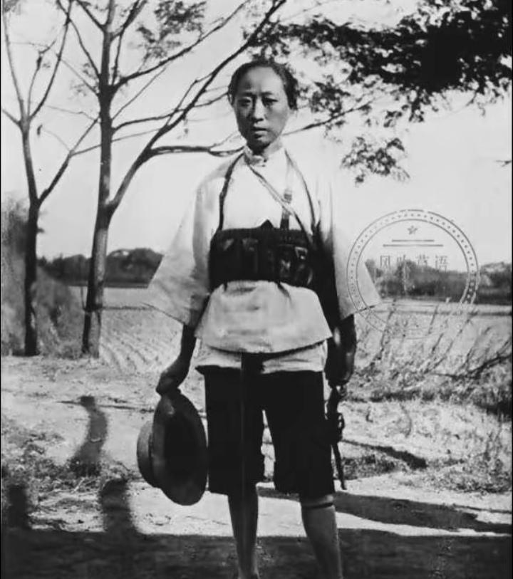 我的先辈我的神！
李翠英，江南抗日义勇军女子别动队队长，在日军占领区收集情报，双