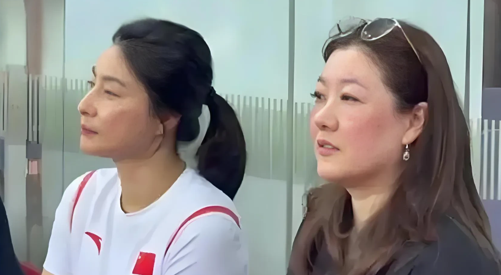 再见“女神”伏明霞，5 个“惊讶”实话实说：

1、实话实说，我差点没认出来，这