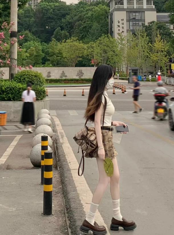 为什么这种不用看脸也知道是大美女？