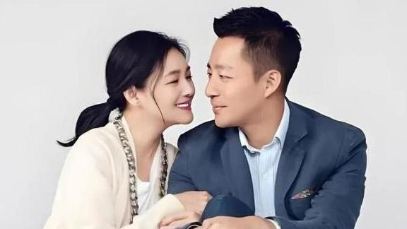 马筱梅自曝喂流浪狗被咬伤腿引起发烧打五针疫苗，之前曾被曝怀孕