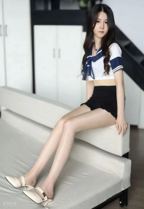 小姨子花样真多不愧是个小妖精哈哈哈哈