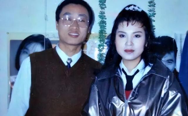 杭天琪:曾9次上春晚,46岁高龄生子,如今婚姻状况如何?(周冰倩个人资料简介)-第5张图片-九妖电影 杭天琪:曾9次上春晚,46岁高龄生子,如今婚姻状况如何?(周冰倩个人资料简介)-第5张图片-九妖电影