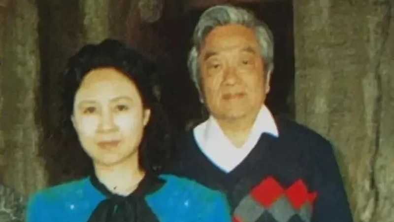 这是琼瑶回大陆时的12张留影，非常罕见，真的是剪不断的乡愁