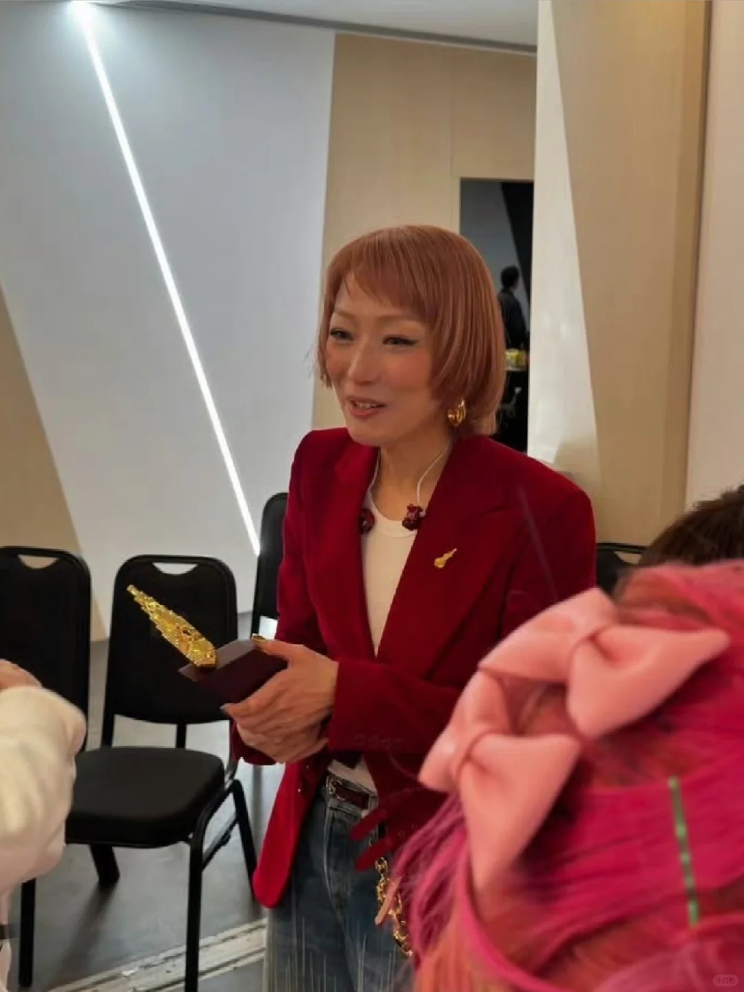 早期的郑秀文，真的满脸胶原蛋白
“减肥狂人”郑秀文早期脸上是有肉的，跟现早期的郑