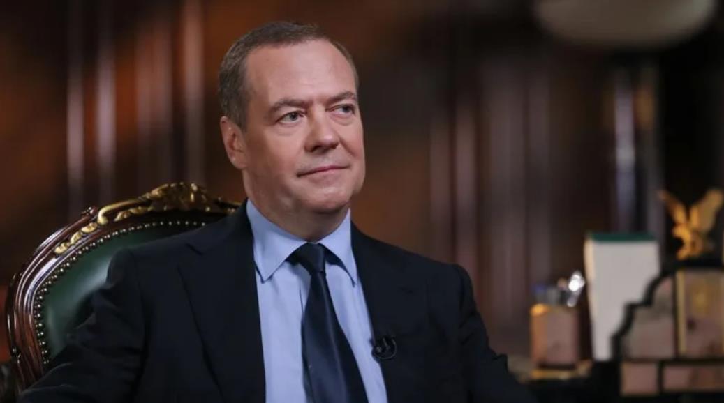 俄罗斯安全会议副主席梅德韦杰夫对美国副总统J.D.万斯在慕尼黑安全会议上的演讲表