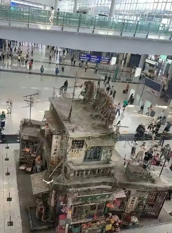 把废墟搬进机场，这是哪个城市的杰作