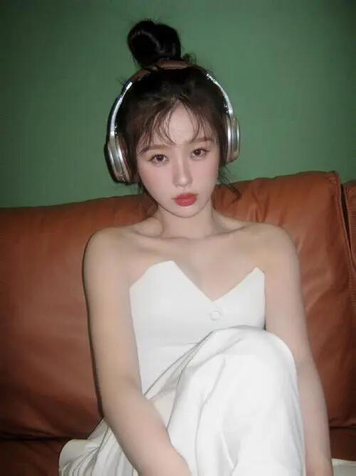 每天了解一个明星——虞书欣