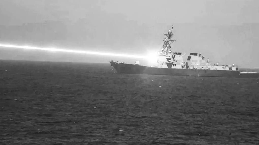 2月7日，美国白宫“效率办公室”主任马斯克，居然开始指导美国海军，要求军改，他要