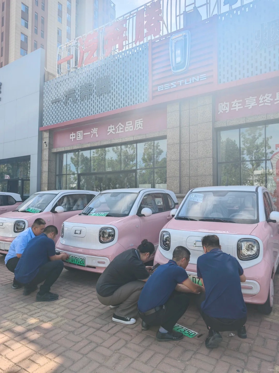 工业垃圾
张嘴闭嘴就是垃圾 你开的啥车 让我开开眼
