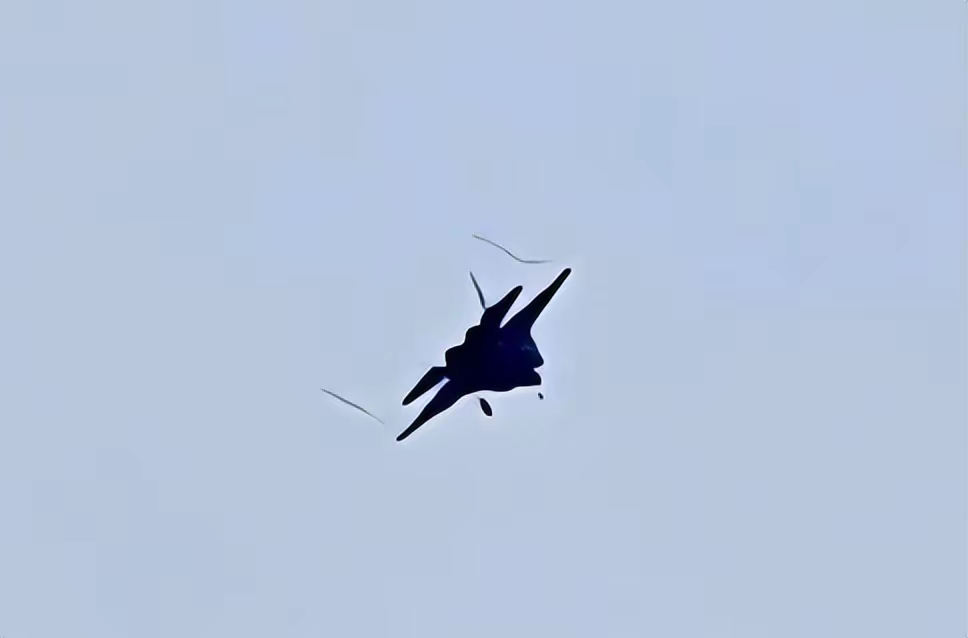 或为空军版，美媒:歼-35已投入小批量生产

美国“军事观察”网站称，歼-35已