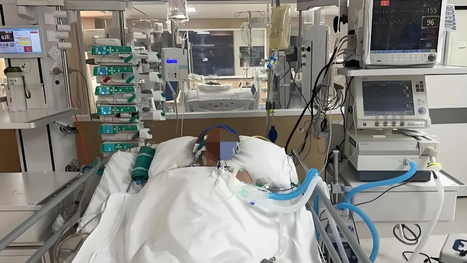 活的太难！河南开封，一女子在洗碗公司打工，每月工资3000元，6年攒下15万，因