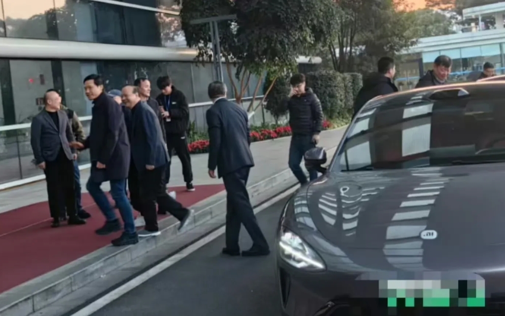 雷军拜访宁德时代，曾毓群亲自接待！

这个应该是为双方深度合作奠定基础了，如今小
