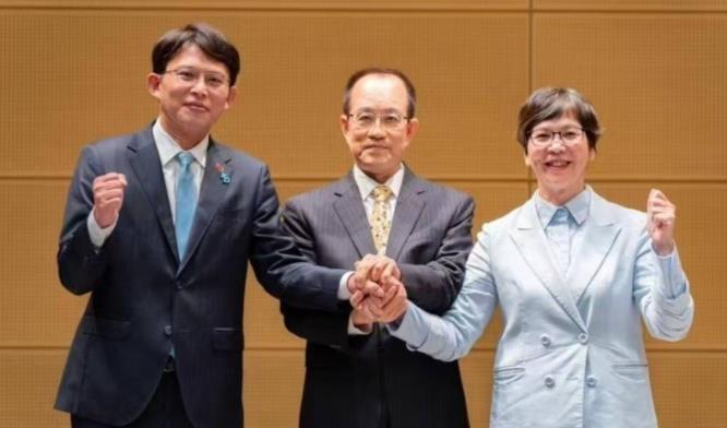 8903：360！今天岛内重要选举以大比分落幕
 
2月15日，民众党举行第二届