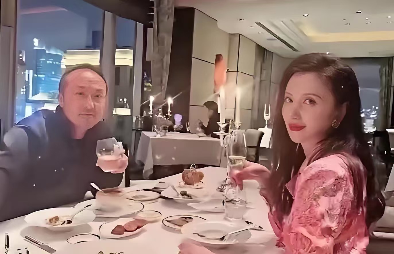  张萌和她的富豪老公，果然童话里都是骗人的
