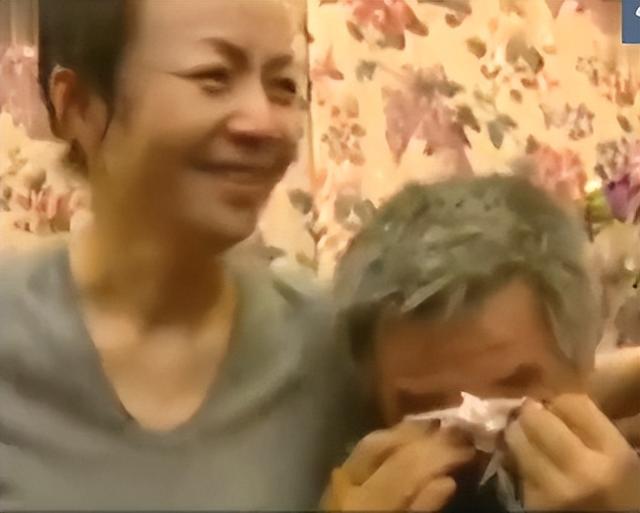 2006年春晚,赵本山出重大失误,中途下台,幕后差点和宋丹丹打架(2000年春晚赵本山失误)-第23张图片-九妖电影 2006年春晚,赵本山出重大失误,中途下台,幕后差点和宋丹丹打架(2000年春晚赵本山失误)-第23张图片-九妖电影