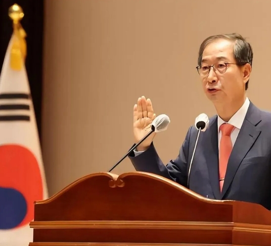 韩国警方正式对代理总统韩德洙展开调查，因其涉嫌参与“12.3紧急戒严事态”。若调