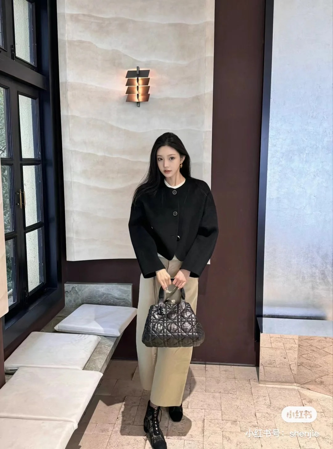 慎婕适合做服装
杭州有些网红审美又土又村的，还在做服装做得风生水起红红火火，卖得