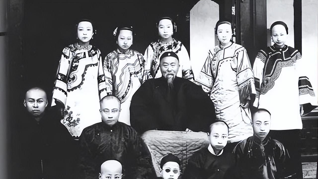 1896年李鸿章初次访美，看到满街高楼大厦，说了句极其心酸的话