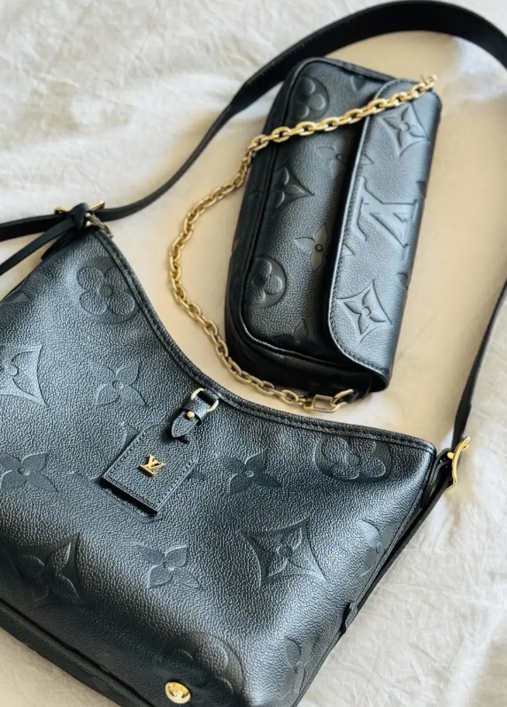 出街最爱LV包包分享！

LV Carry all 黑皮+LV Ivy 黑皮，L