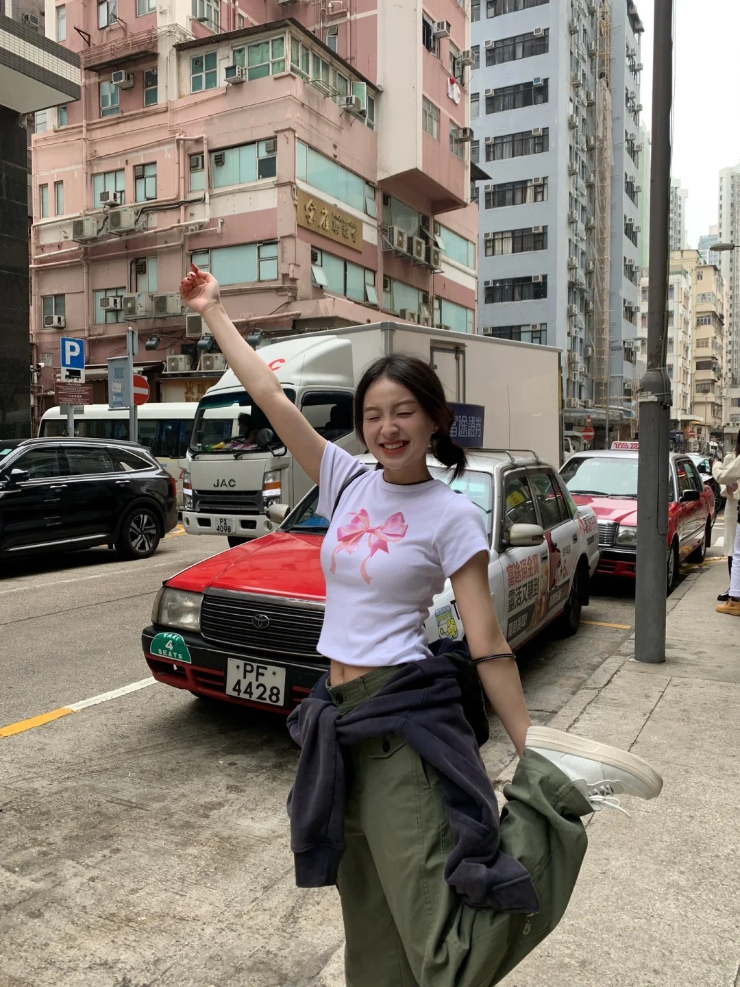 油麻地！😝
街头半日游 遍地红taxi和涂鸦墙