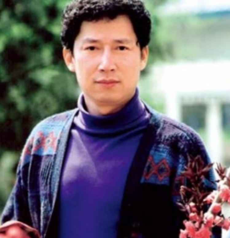 “她比我大40岁，晚上睡在我旁边，我浑身都起鸡皮疙瘩！”1993年，这个继承了女