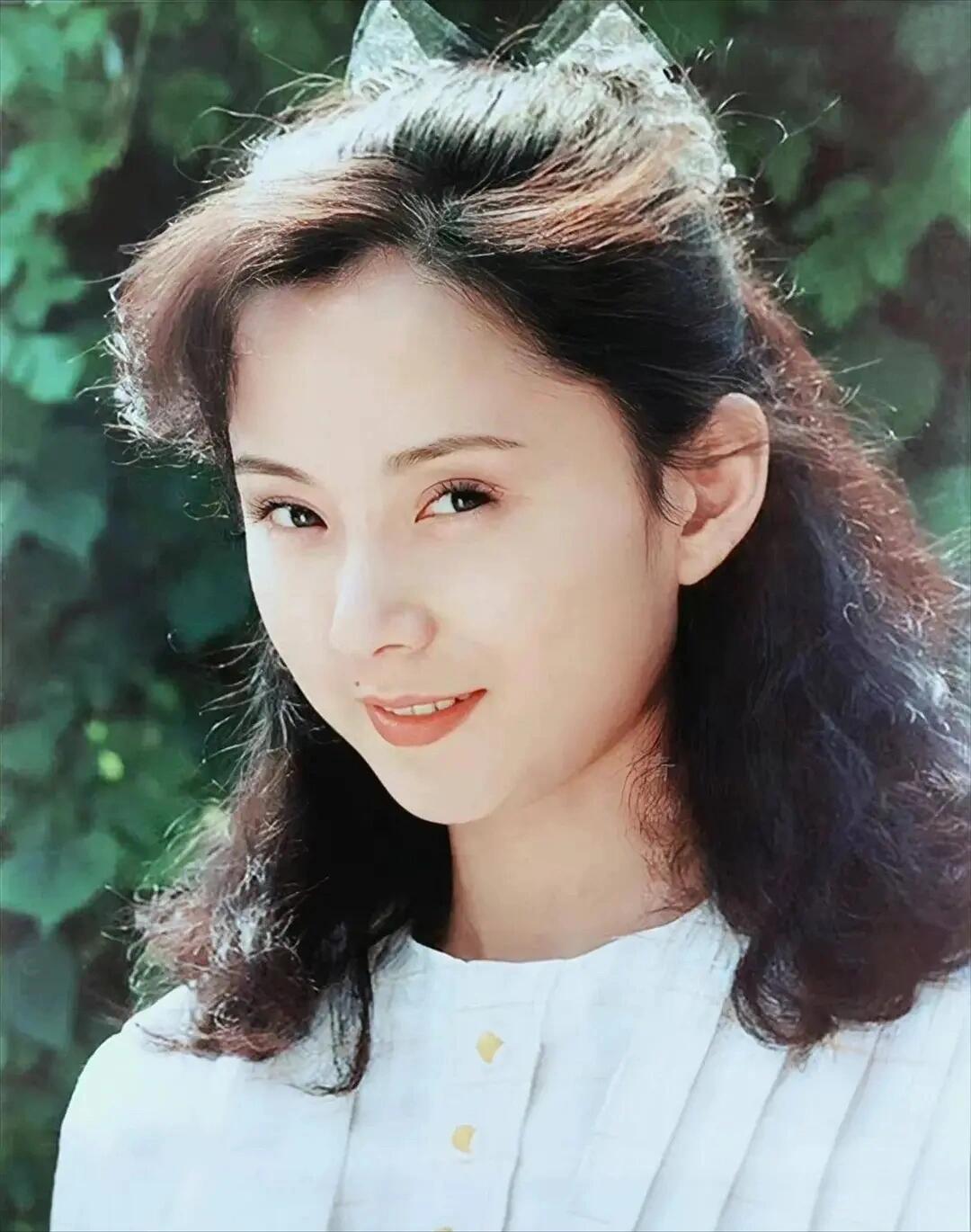 安雯，一位才华横溢、美丽善良的女演员