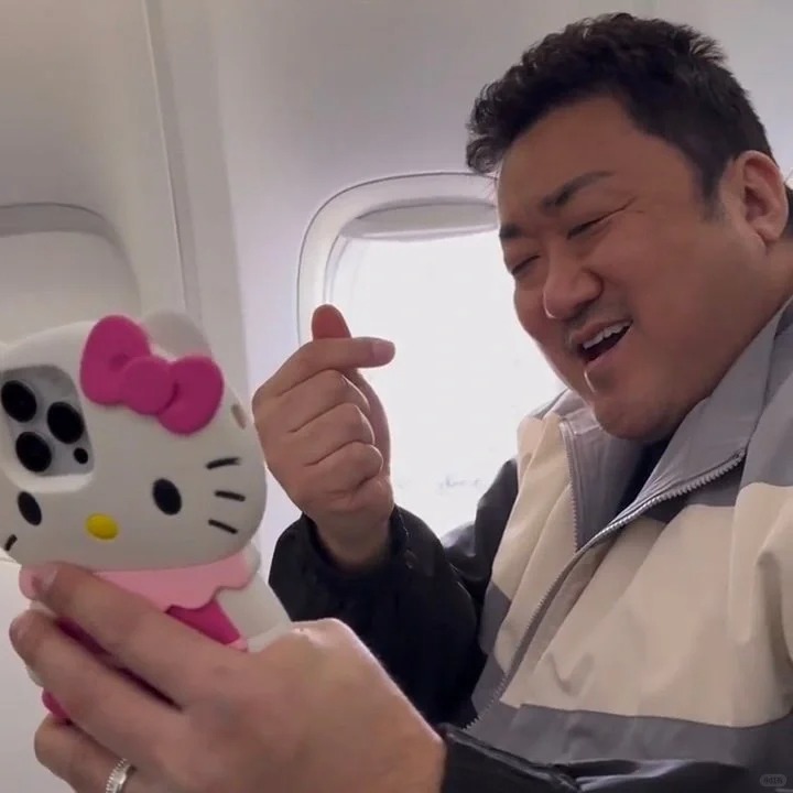 这个头像用了不到一个小时就
就被我家人勒令换掉了