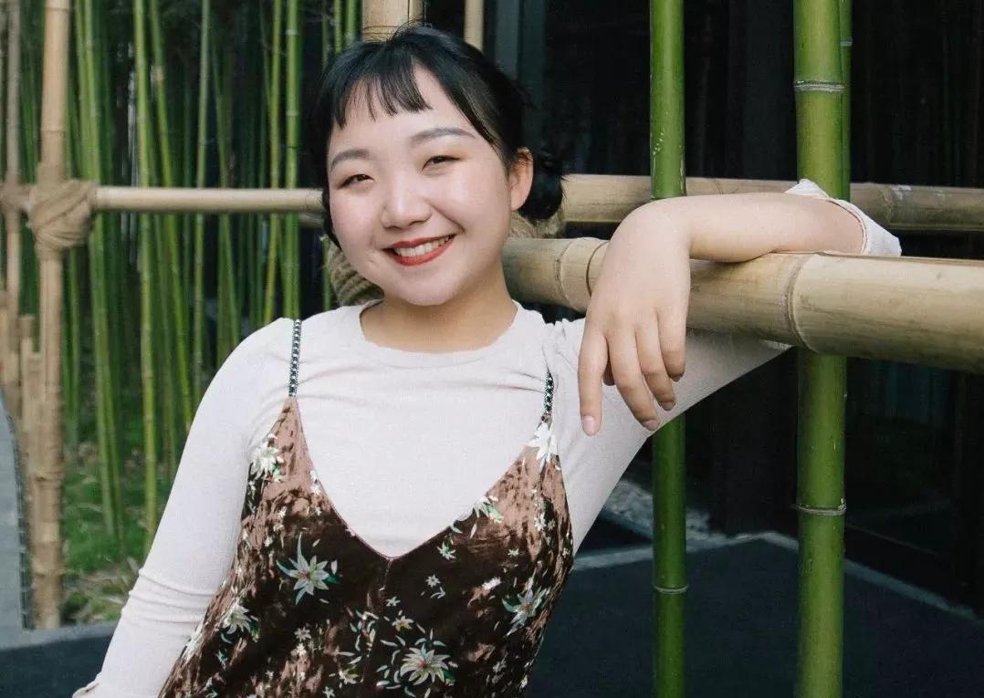 这10位毁剧的女演员，看见就想换台：
第一位：颖儿 
年轻时五官虽不精致，却还说