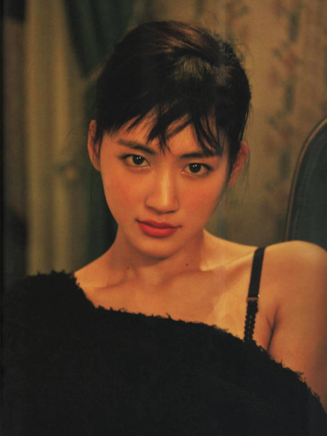 绫濑遥像猫一样