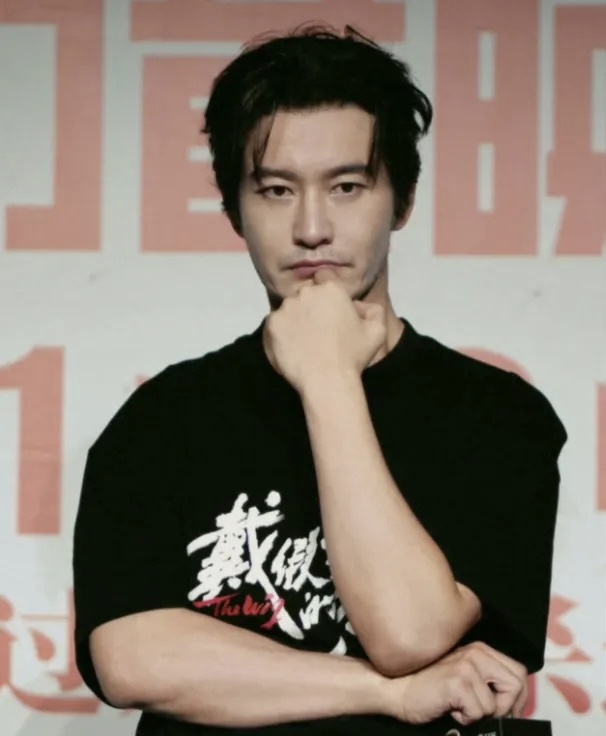 黄晓明觉得自己40岁前很傻