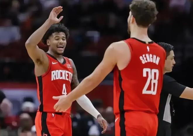 万万没想到！12号一觉醒来NBA就爆出3条不得不说的新消息：


1，曝锡安正准